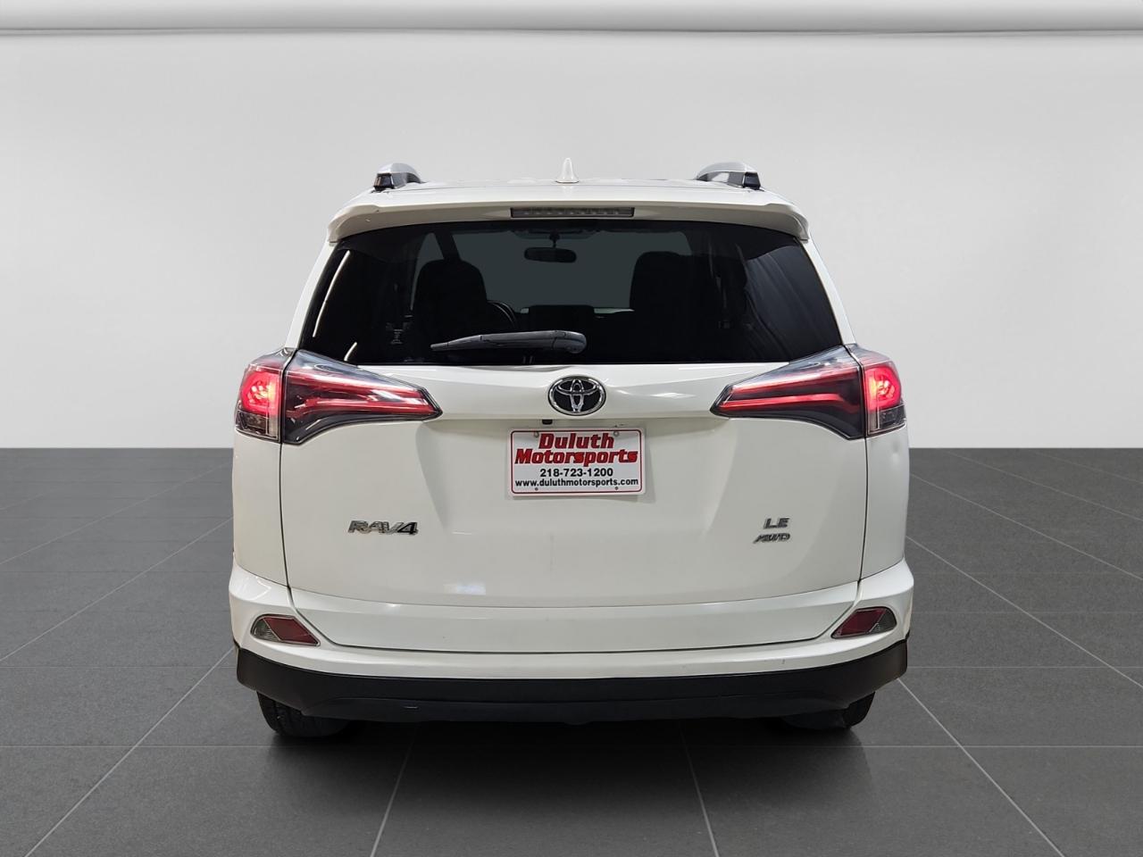 Toyota RAV4 LE AWD 2016