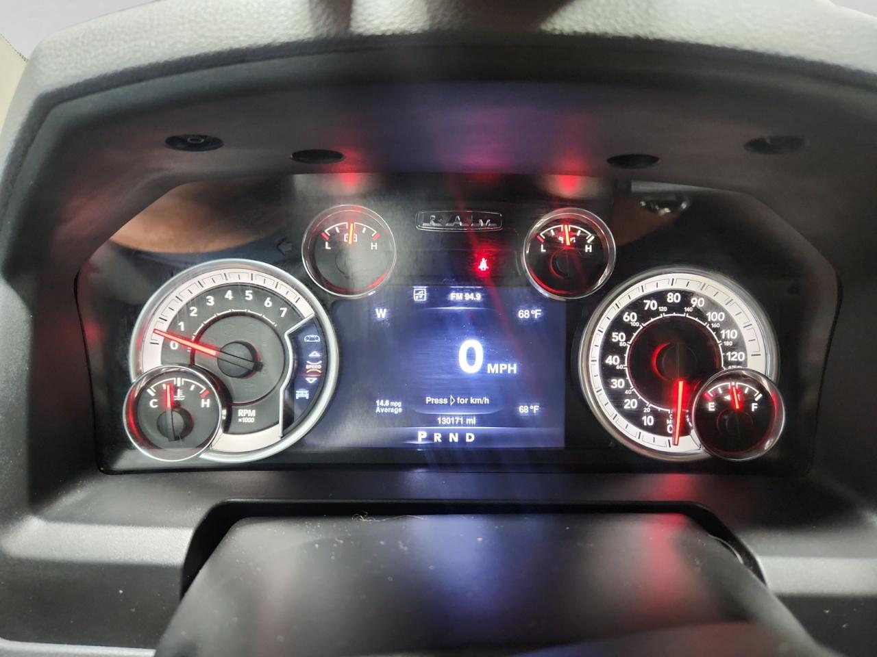 RAM 1500 SLT Crew Cab SWB 4WD 2016