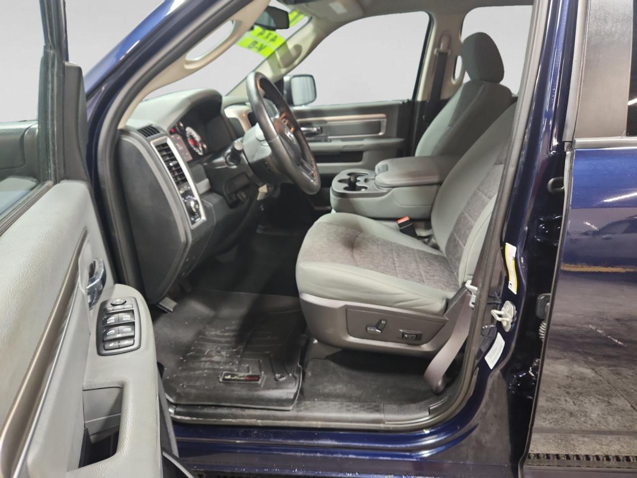 RAM 1500 SLT Crew Cab SWB 4WD 2016