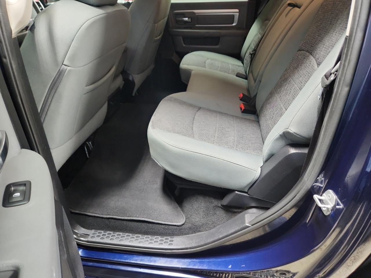 RAM 1500 SLT Crew Cab SWB 4WD 2016