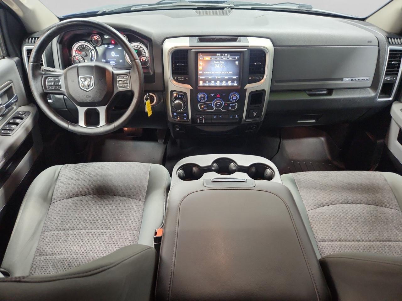 RAM 1500 SLT Crew Cab SWB 4WD 2016