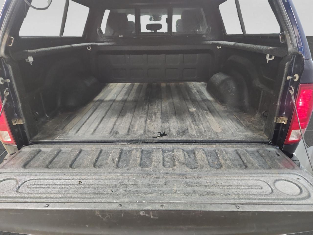 RAM 1500 SLT Crew Cab SWB 4WD 2016
