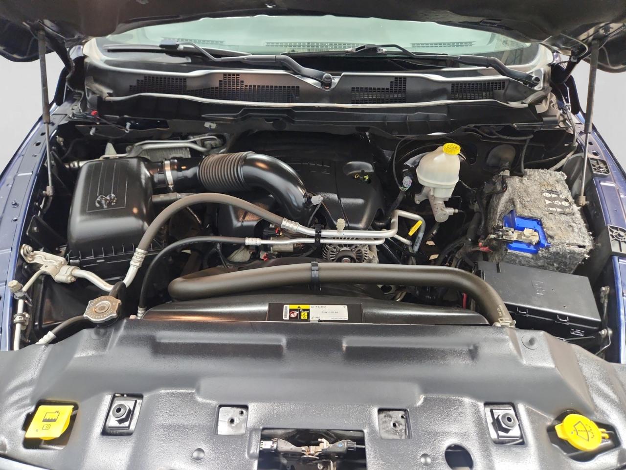 RAM 1500 SLT Crew Cab SWB 4WD 2016