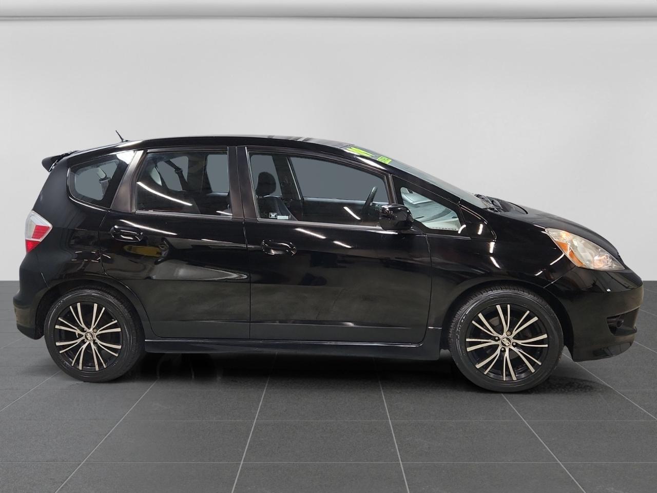 Honda Fit Sport 5-Speed MT with Navigation 2009