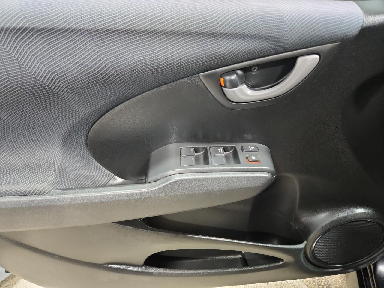 Honda Fit Sport 5-Speed MT with Navigation 2009
