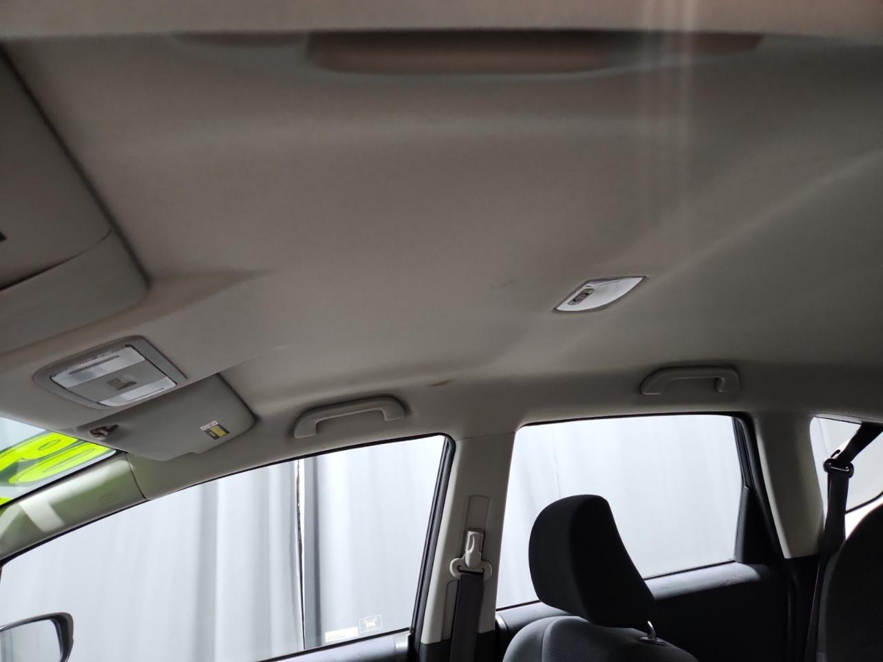 Honda Fit Sport 5-Speed MT with Navigation 2009