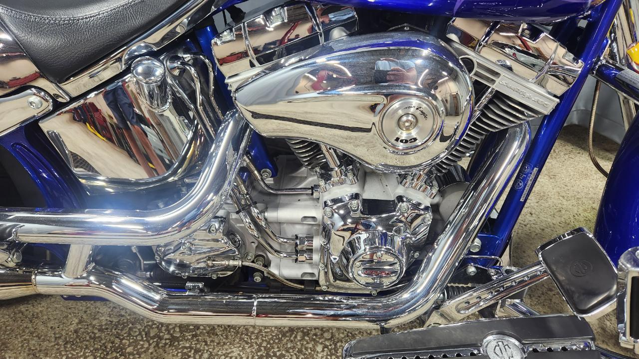 Harley-Davidson FLSTFSE2  2006