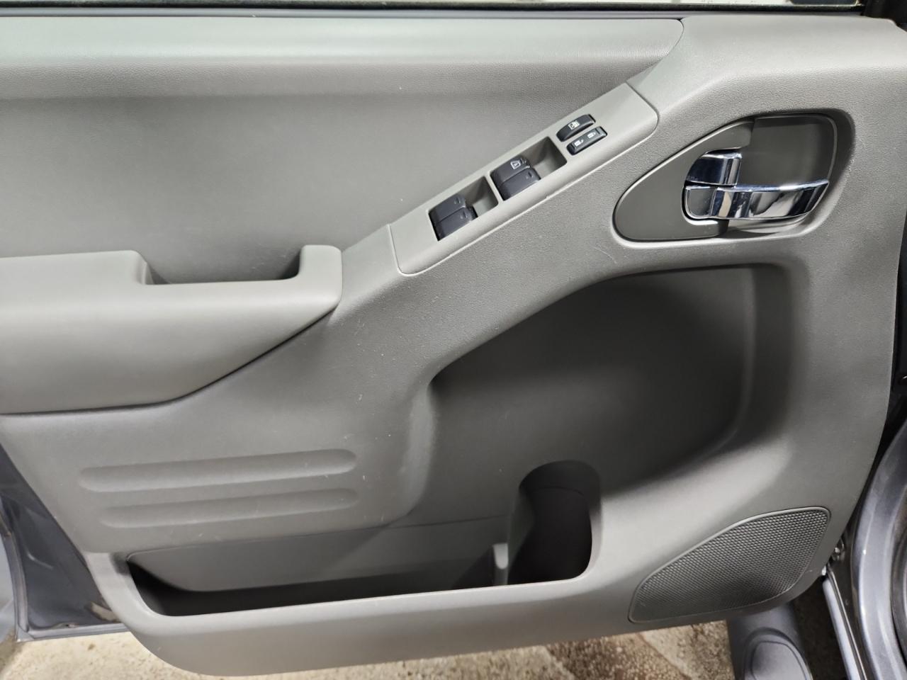 Nissan Frontier SV Crew Cab 5AT 4WD 2019