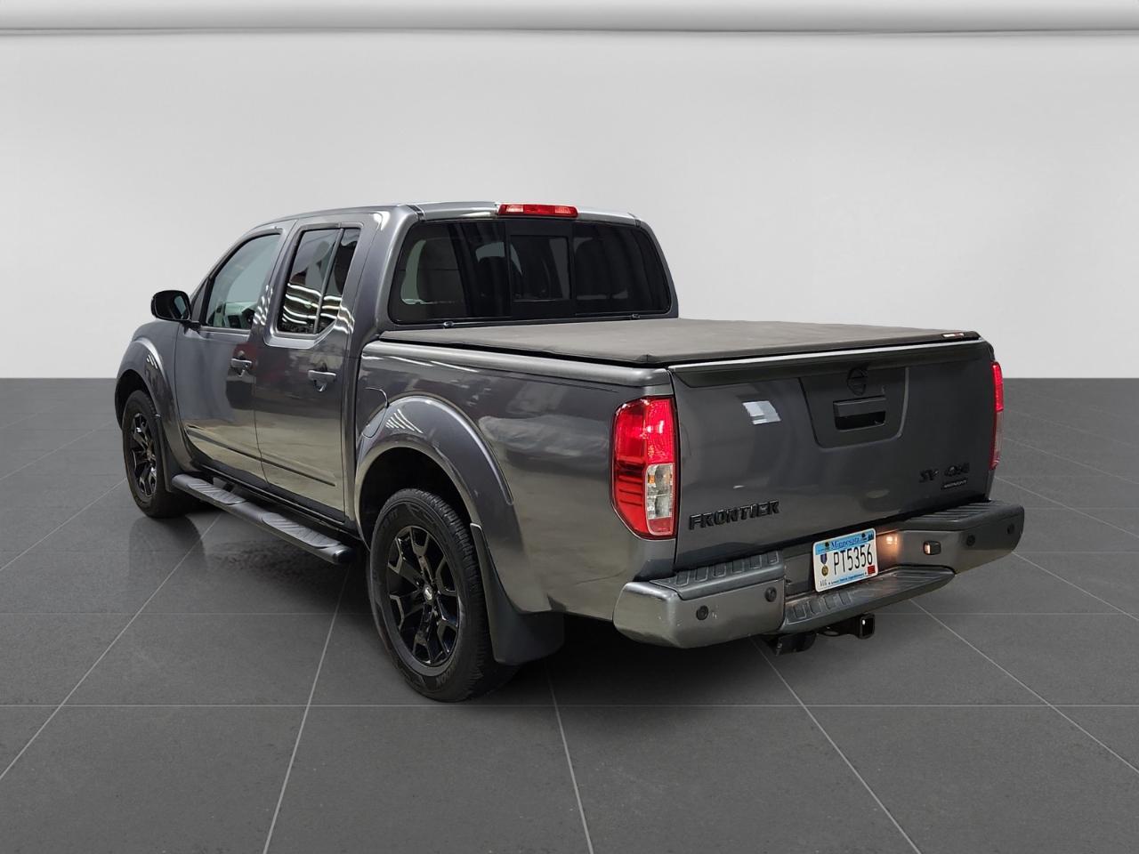 Nissan Frontier SV Crew Cab 5AT 4WD 2019