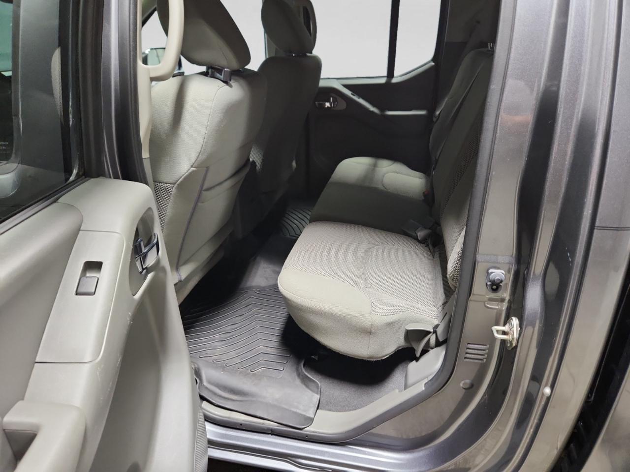 Nissan Frontier SV Crew Cab 5AT 4WD 2019