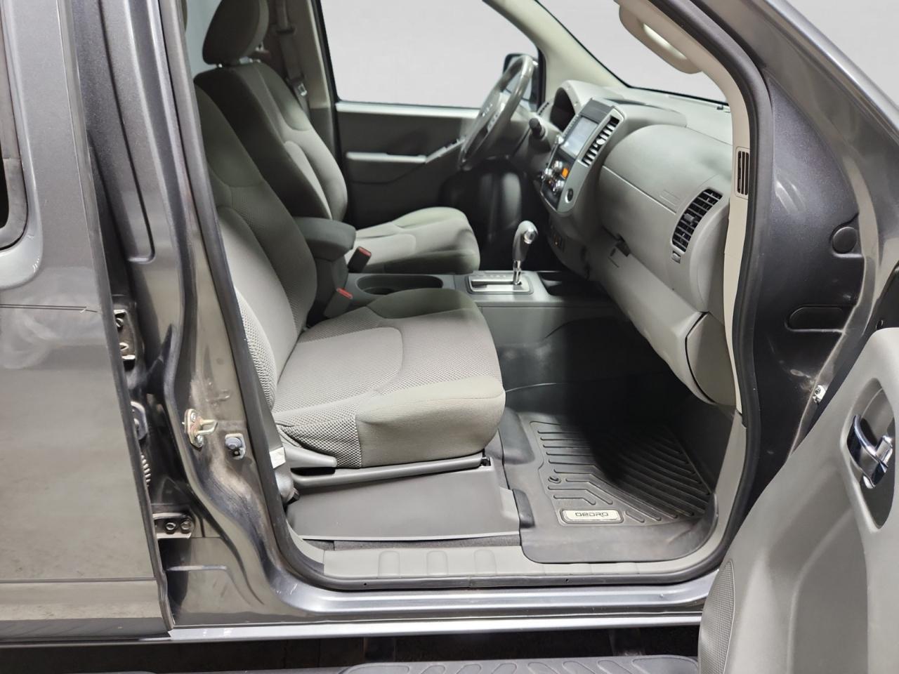 Nissan Frontier SV Crew Cab 5AT 4WD 2019