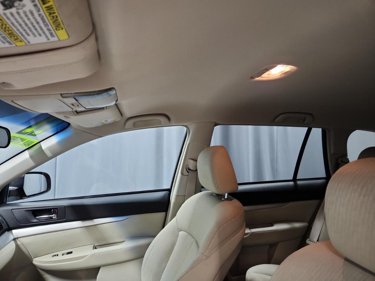 Subaru Outback 2.5i Premium 2011