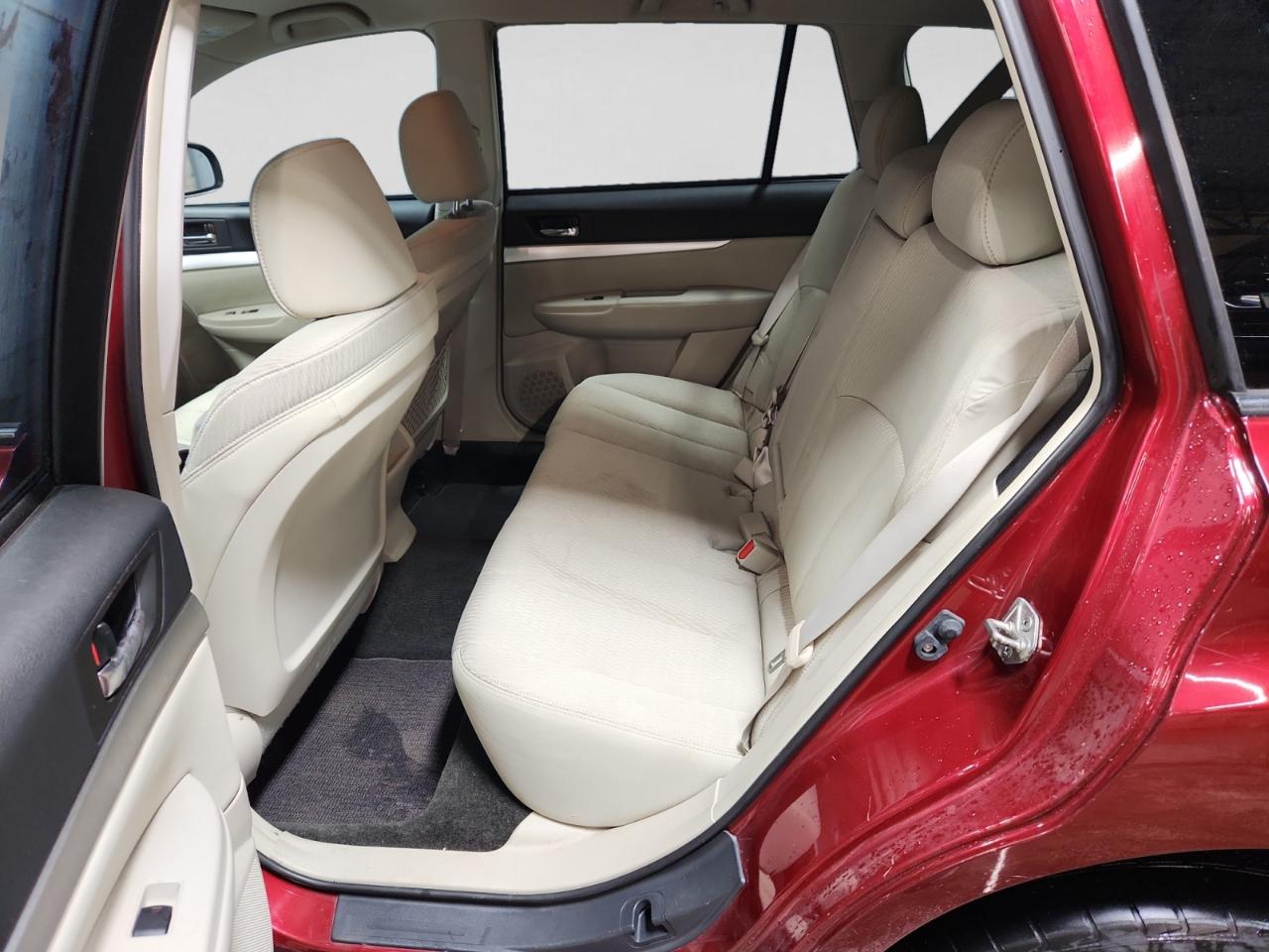 Subaru Outback 2.5i Premium 2011