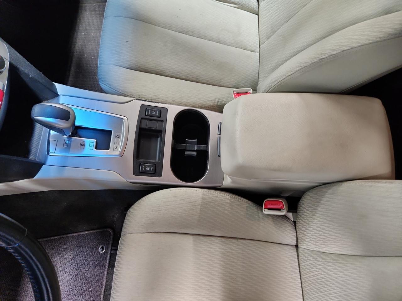 Subaru Outback 2.5i Premium 2011