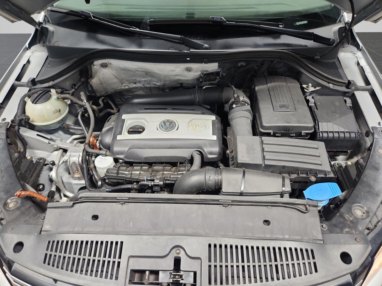 Volkswagen Tiguan SE 4Motion 2012