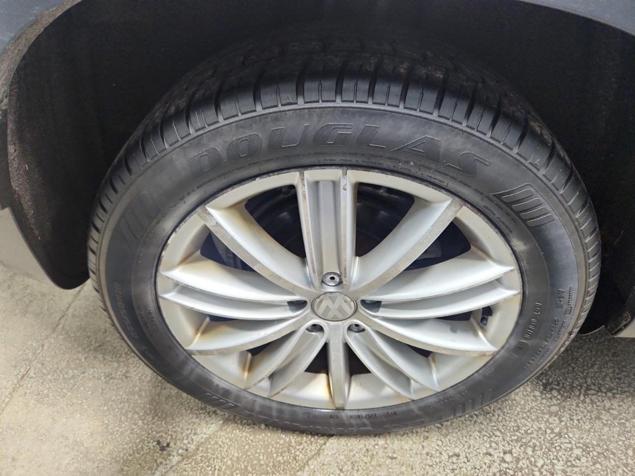 Volkswagen Tiguan SE 4Motion 2012
