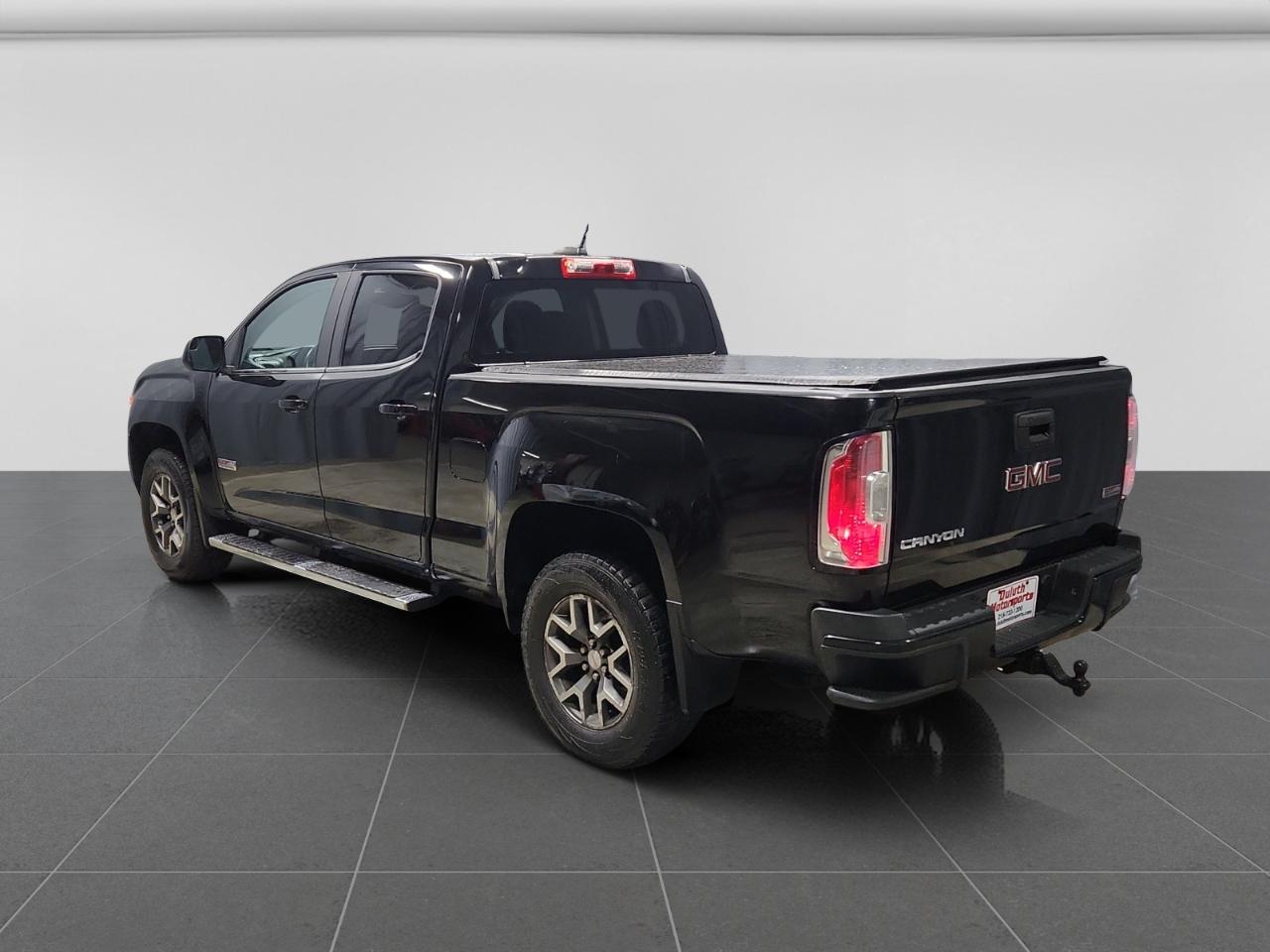 GMC Canyon SLE Crew Cab 4WD Long Box 2015