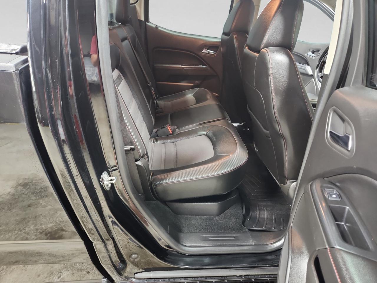 GMC Canyon SLE Crew Cab 4WD Long Box 2015