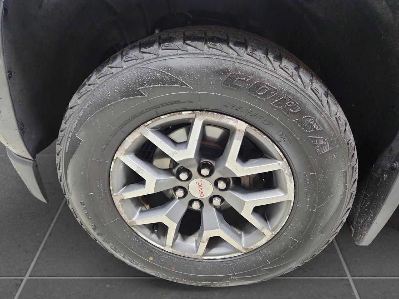 GMC Canyon SLE Crew Cab 4WD Long Box 2015
