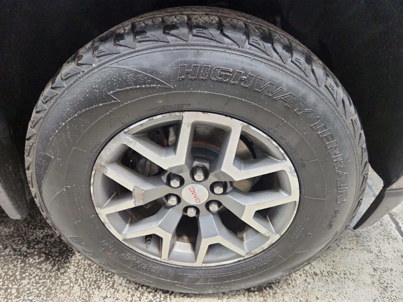 GMC Canyon SLE Crew Cab 4WD Long Box 2015