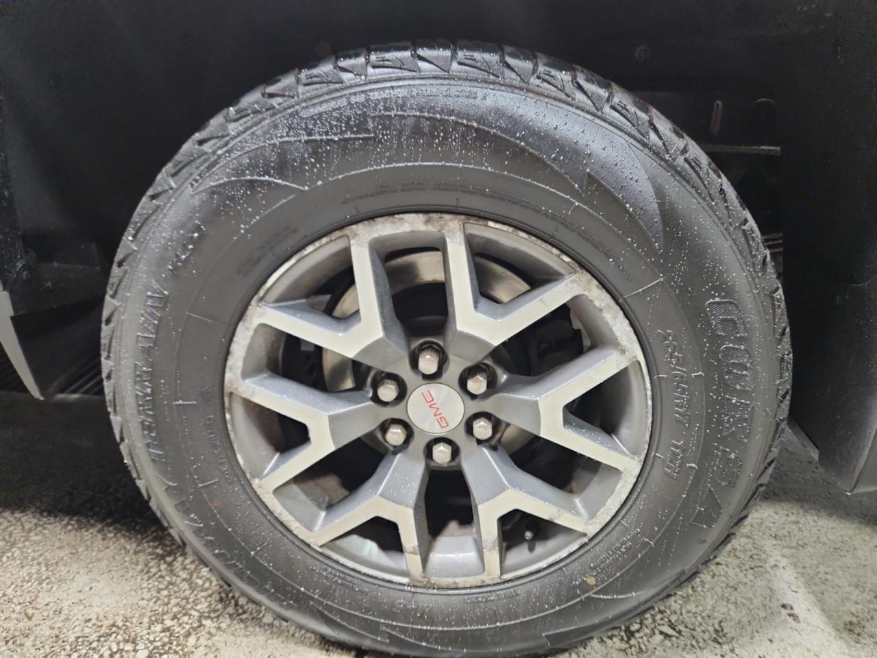GMC Canyon SLE Crew Cab 4WD Long Box 2015