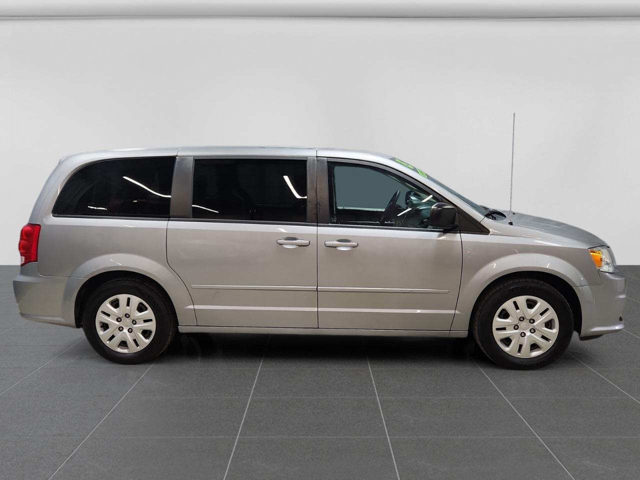 Dodge Grand Caravan SE 2015