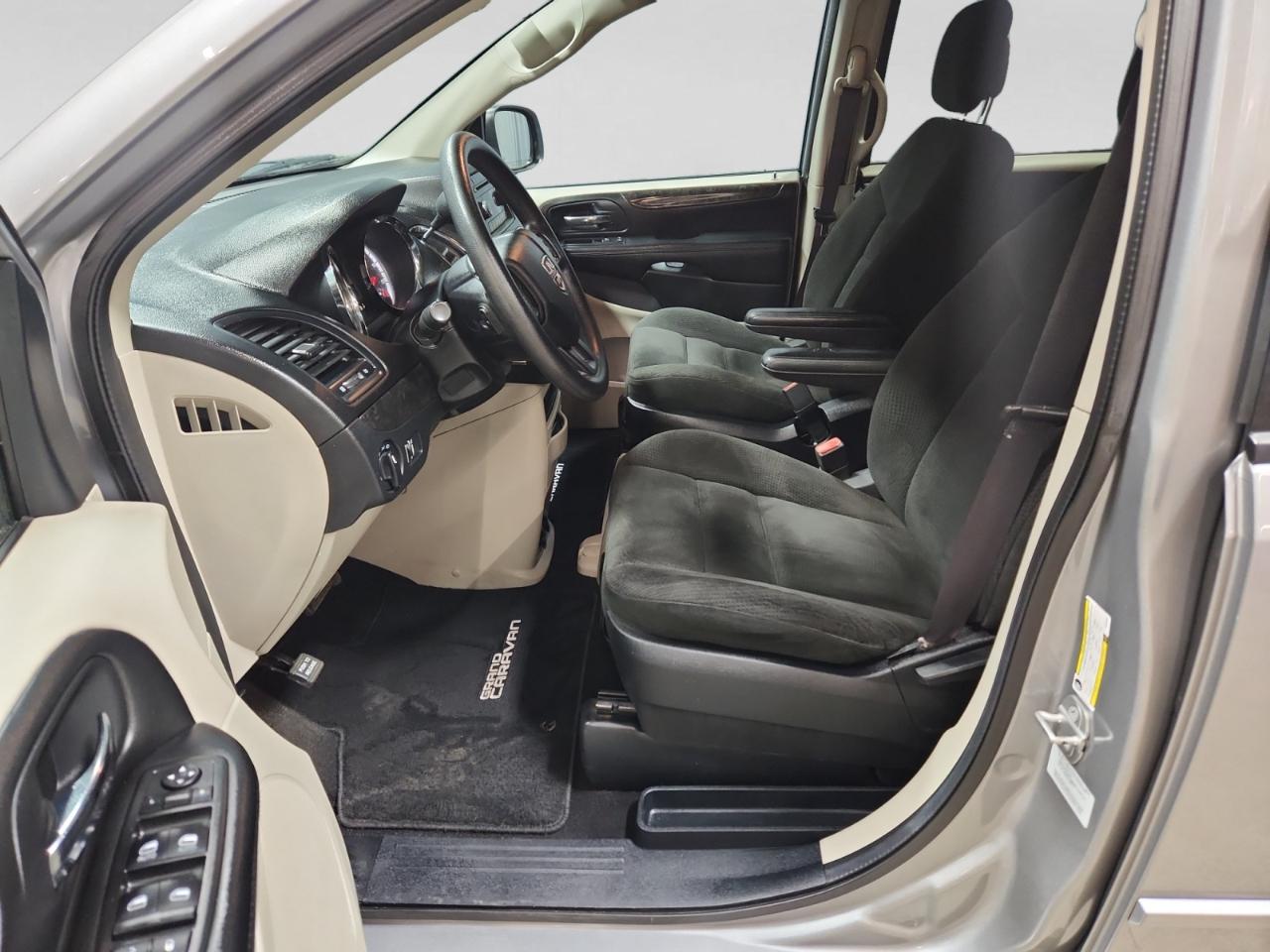 Dodge Grand Caravan SE 2015