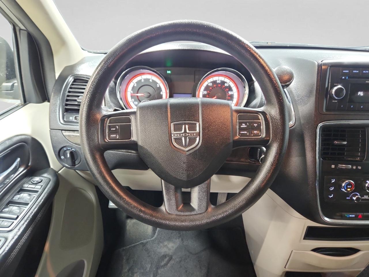 Dodge Grand Caravan SE 2015