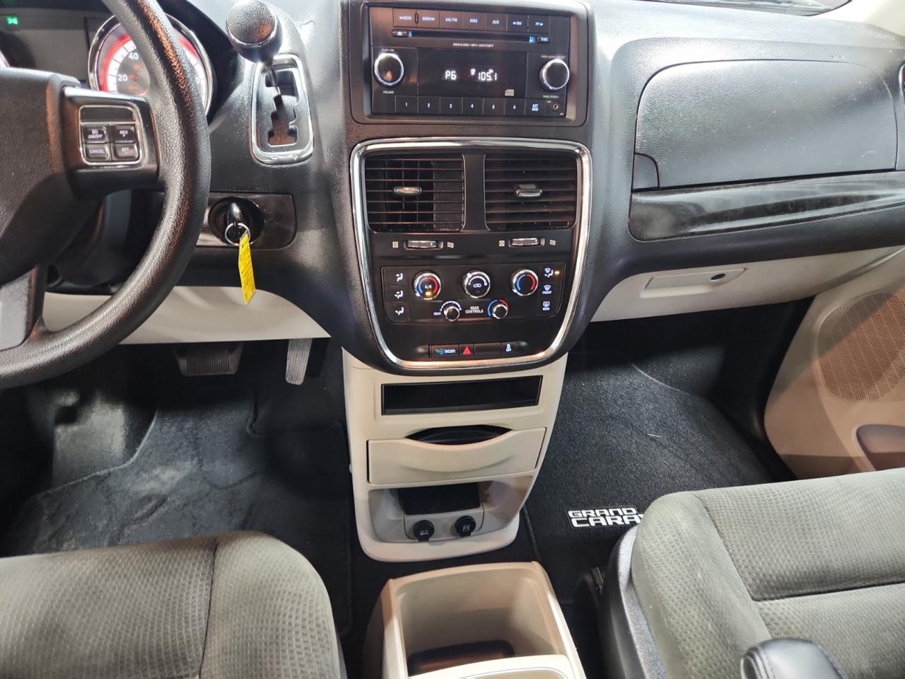 Dodge Grand Caravan SE 2015