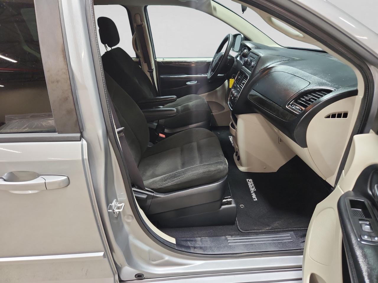 Dodge Grand Caravan SE 2015