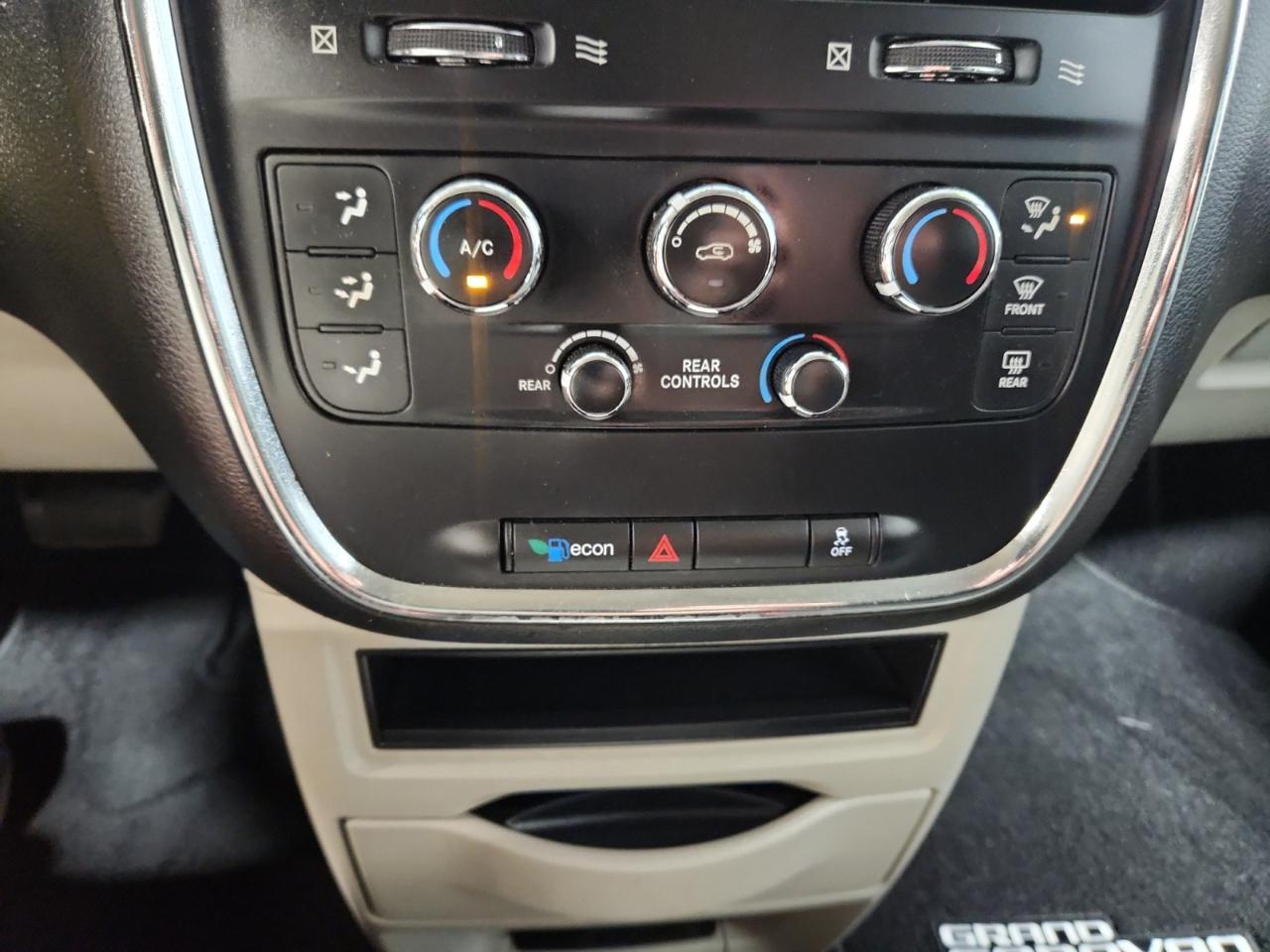 Dodge Grand Caravan SE 2015