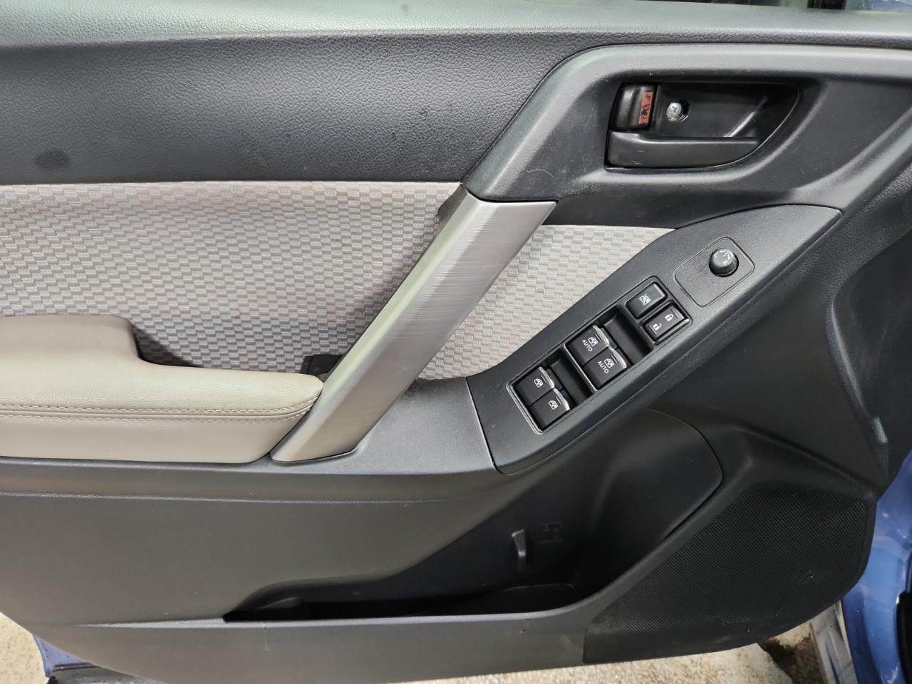Subaru Forester 2.5i Premium PZEV CVT 2017
