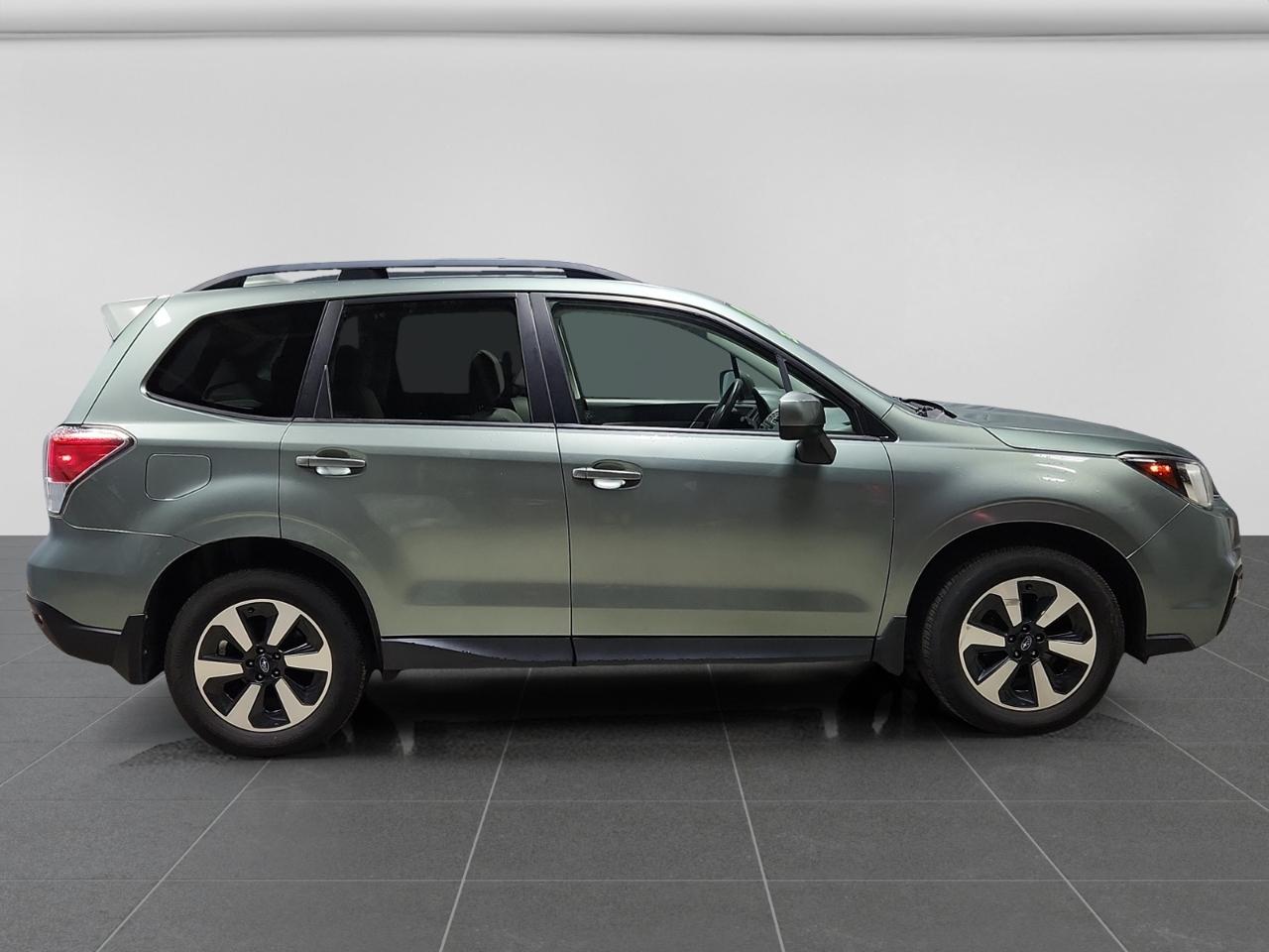 Subaru Forester 2.5i Premium PZEV CVT 2017