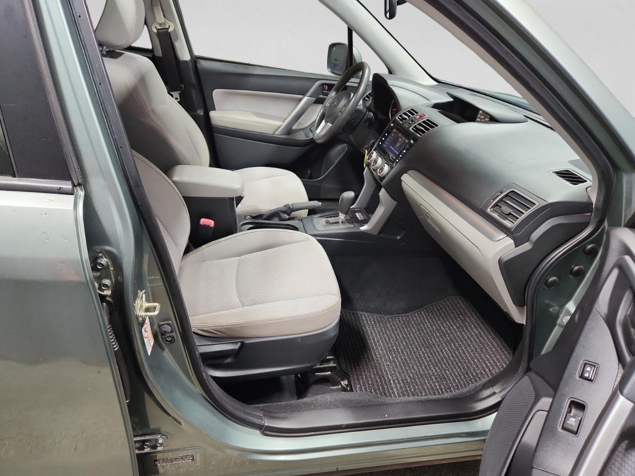 Subaru Forester 2.5i Premium PZEV CVT 2017