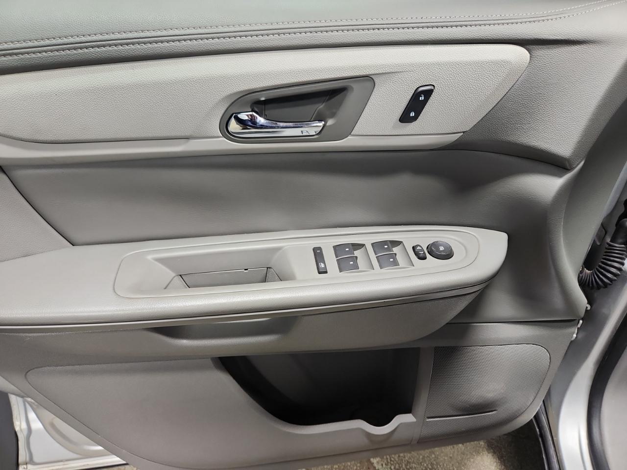Chevrolet Traverse LS AWD w/PDC 2016