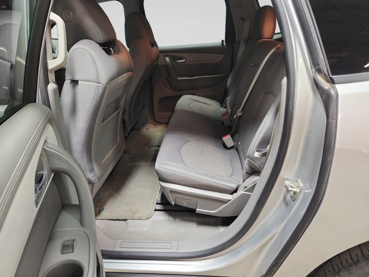 Chevrolet Traverse LS AWD w/PDC 2016
