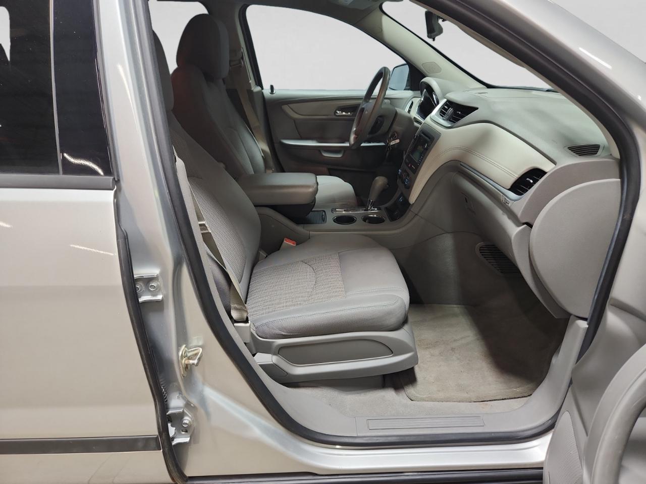 Chevrolet Traverse LS AWD w/PDC 2016