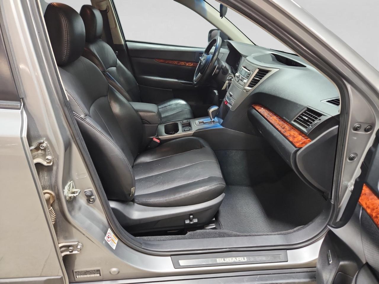 Subaru Outback 2.5i Limited 2011
