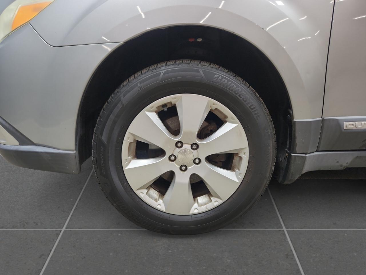Subaru Outback 2.5i Limited 2011