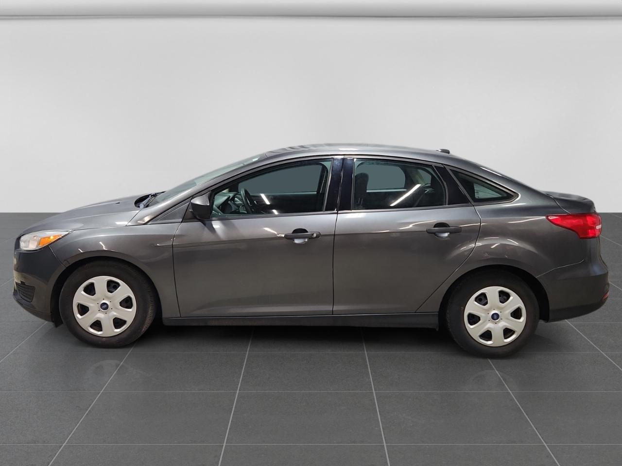 Ford Focus S Sedan 2018