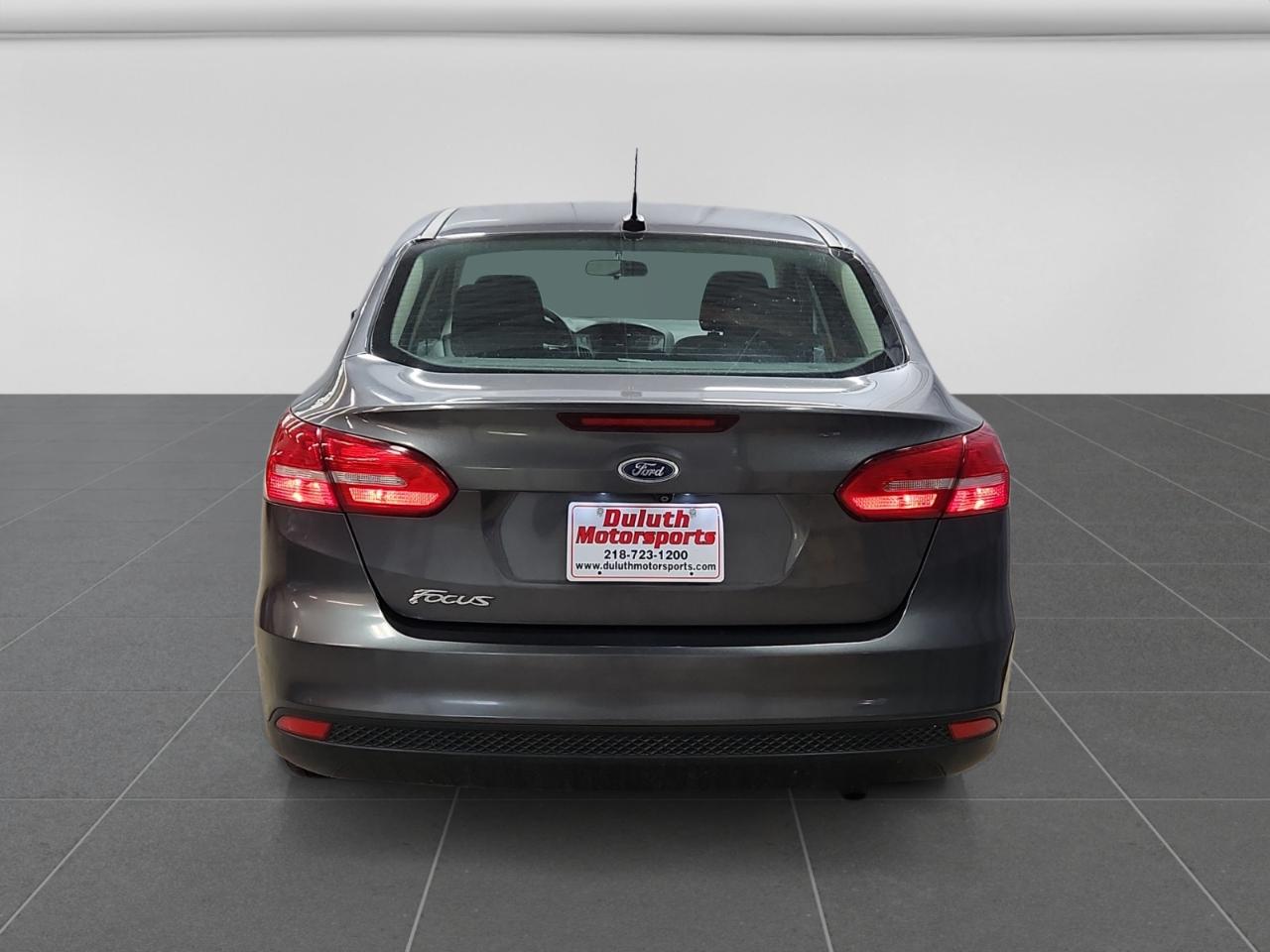 Ford Focus S Sedan 2018