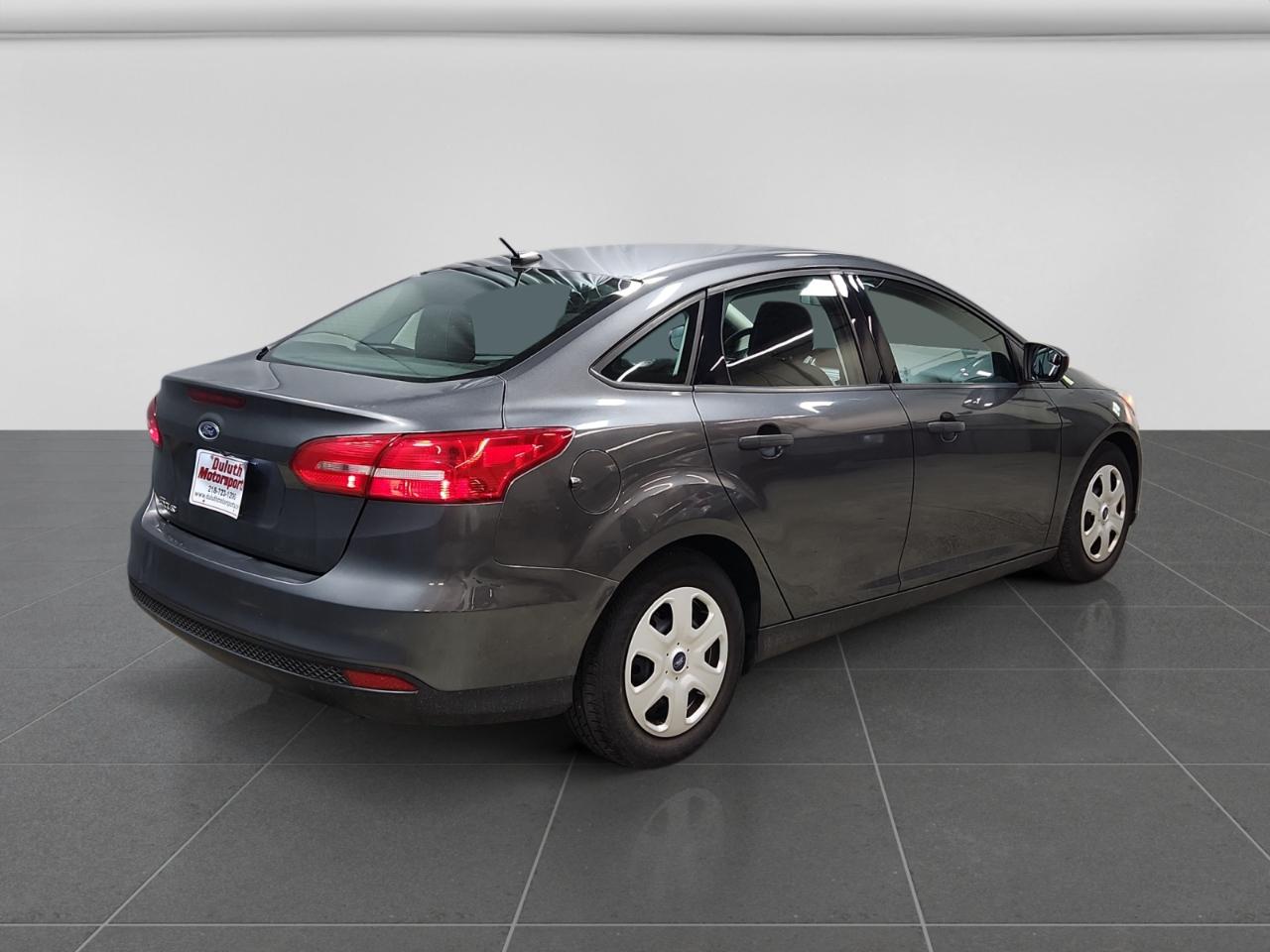 Ford Focus S Sedan 2018