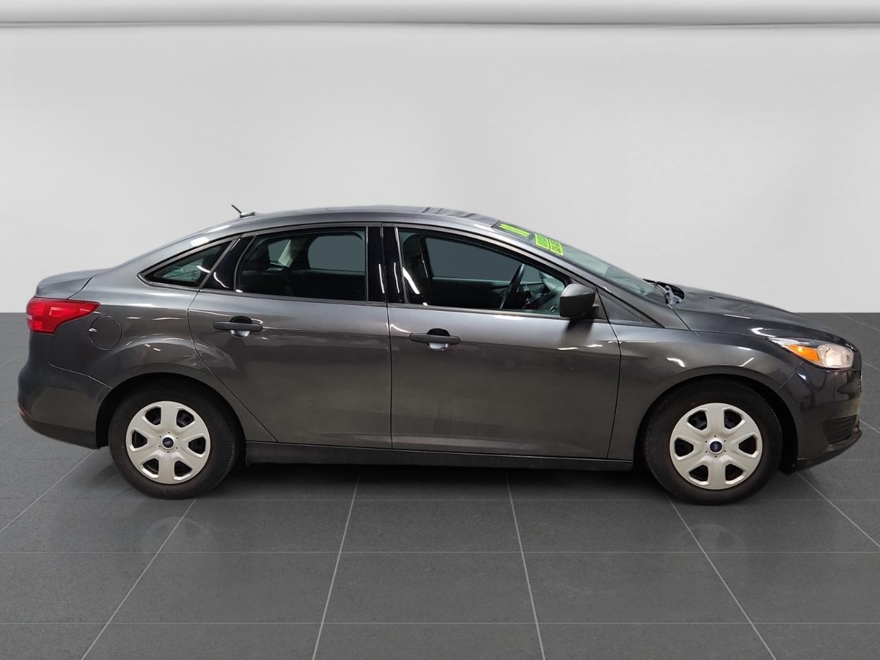 Ford Focus S Sedan 2018