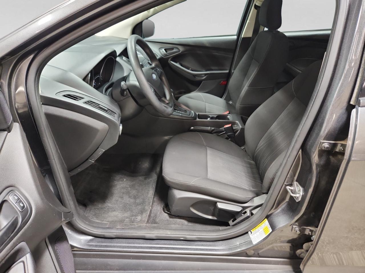 Ford Focus S Sedan 2018