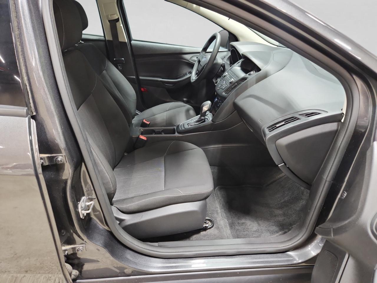 Ford Focus S Sedan 2018