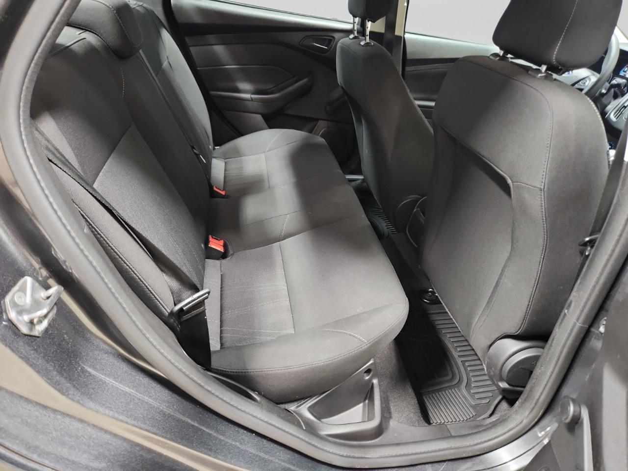 Ford Focus S Sedan 2018