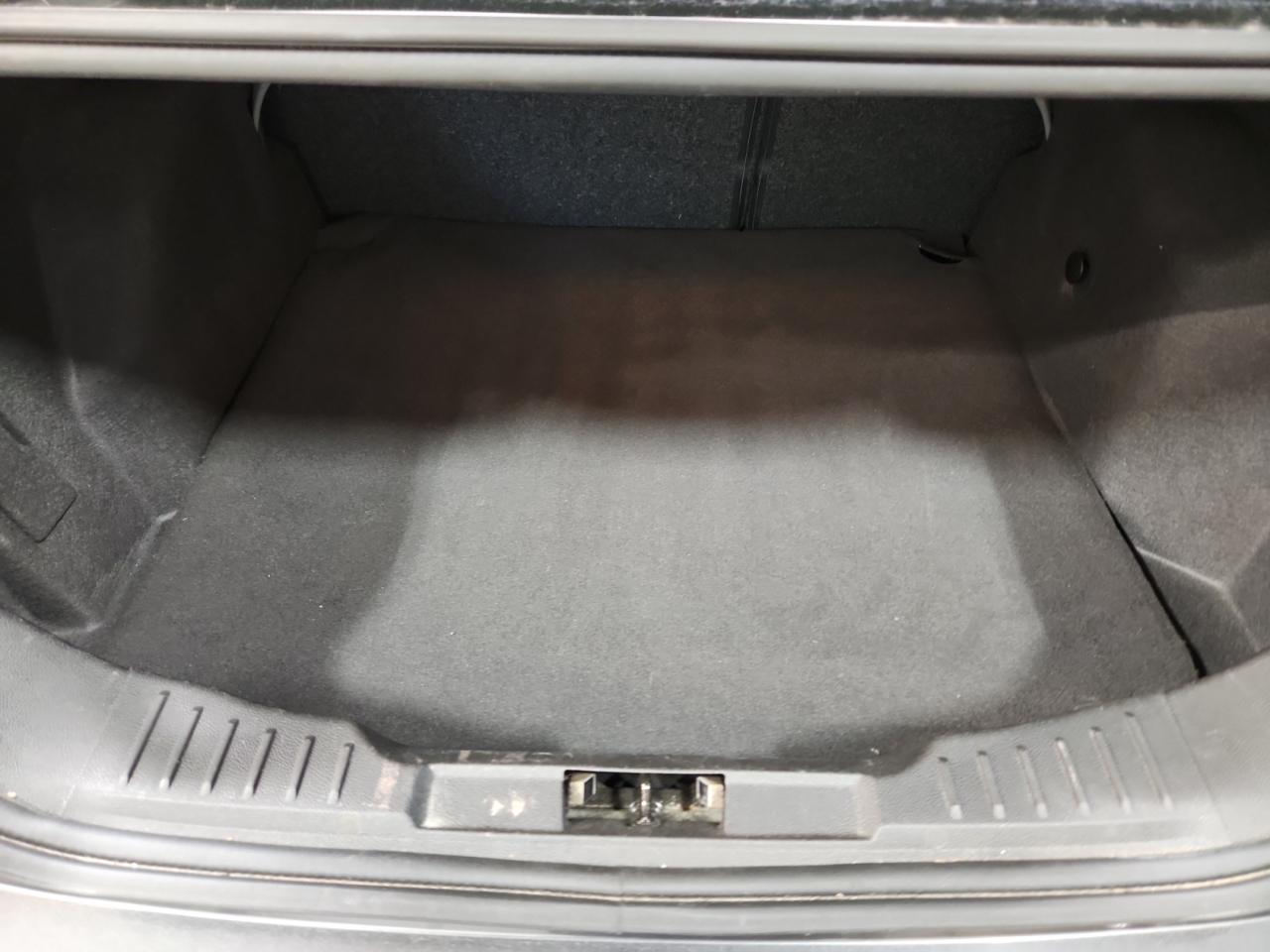 Ford Focus S Sedan 2018