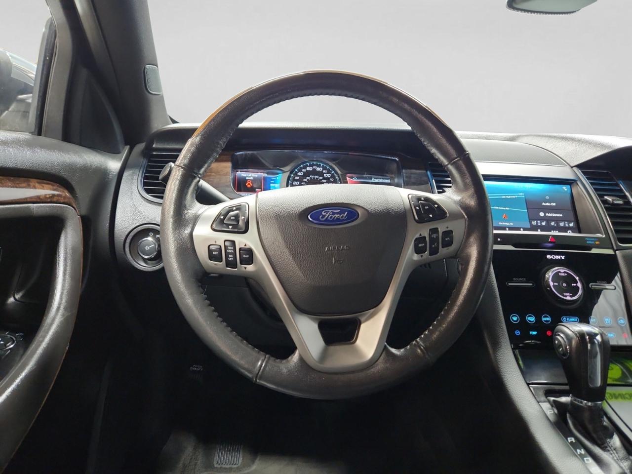 Ford Taurus Limited FWD 2018