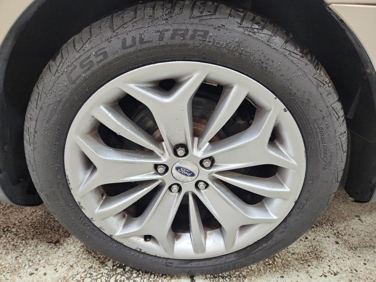 Ford Taurus Limited FWD 2018