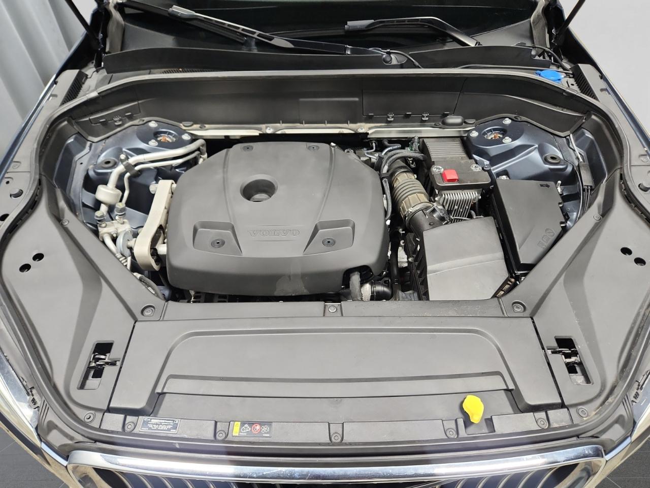 Volvo XC90 T6 Momentum AWD 2021